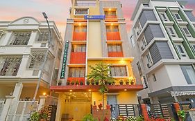 Fabhotel Dak Plaza